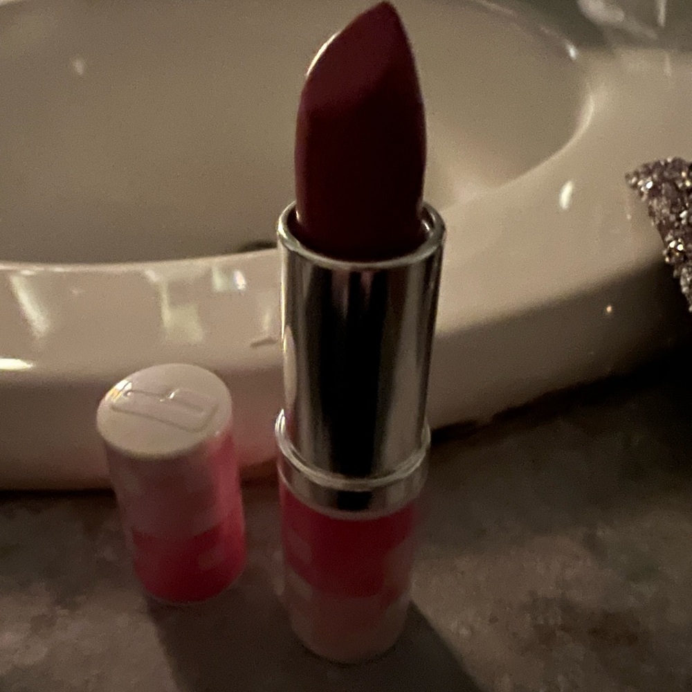 Clinique love, pop, lipstick, new, full size
